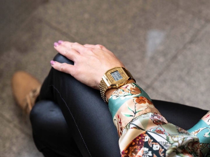 ZEGAREK CASIO ABL-100WEG-9AEF VINTAGE ZŁOTY BLUETOOH KROKOMIERZ DATOWNIK