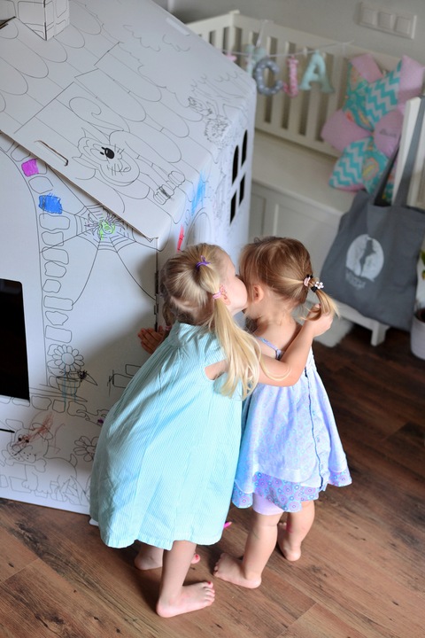 DOMEK Z TEKTURY tekturowy do malowania kartonowy