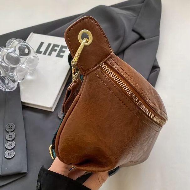 Torebka Damska Nerka BRĄZOWA Pojemna na Ramię Pasek Kolorowy Złoty Zamek