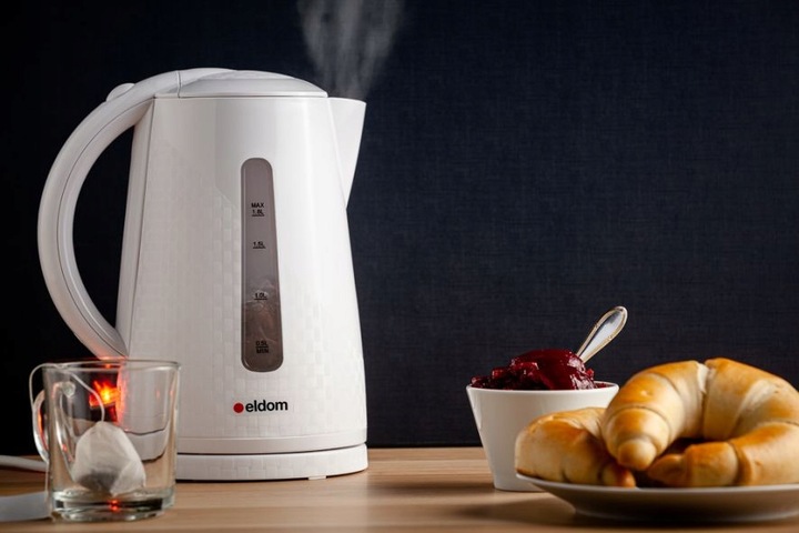 CZAJNIK ELEKTRYCZNY BEZPRZEWODOWY BIAŁY 2000W 1,8l STRIX ELDOM C240SB