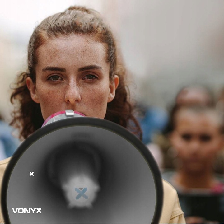 Megafon z mikrofonem i funkcją syreny szczekaczka