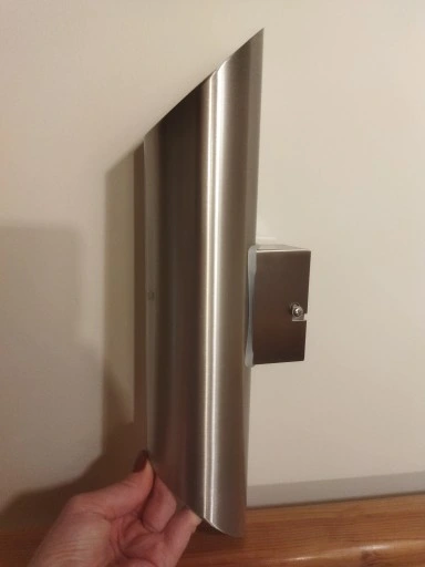 Kinkiet ogrodowy Eglo odcienie szarości i srebra zintegrowane źródło LED 7W