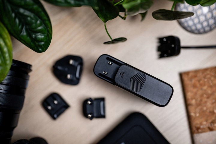 Ładowarka sieciowa z adapterami Newell GaN Tech T-power 140W 3xUSB-C 3xUSB