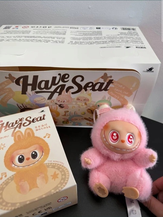 Zawieszka pluszowa POP MART The Monsters Labubu 15 cm