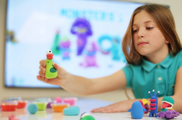 Masa Plastyczna Zestaw Zwierzątka HEY CLAY dla Dzieci+15 pojemników 4 lata+