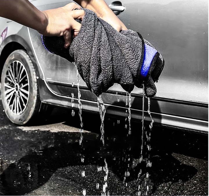 PUSZYSTY RĘCZNIK DO OSUSZANIA AUTA LAKIERU 90x60 Z MIKROFIBRY GRUBY CHŁONNY