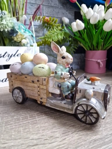 FIGURKA WIELKANOCNY ZAJĄC KRÓLIK Z PISANKAMI B