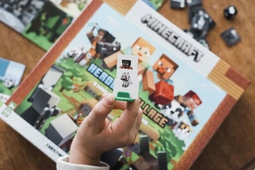Gra planszowa RAVENSBURGER Minecraft Uratuj wioskę