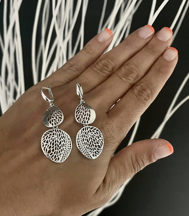 Srebrne kolczyki długie gładkie wiszące z ażurowym wzorem pr 925