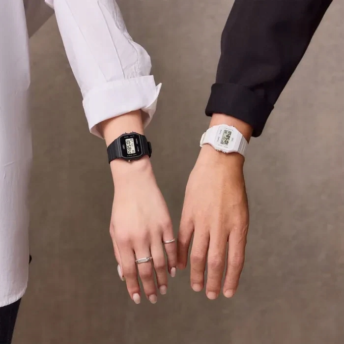 ZEGAREK MĘSKI CASIO F-91WB-7A klasyka retro elektroniczny biały