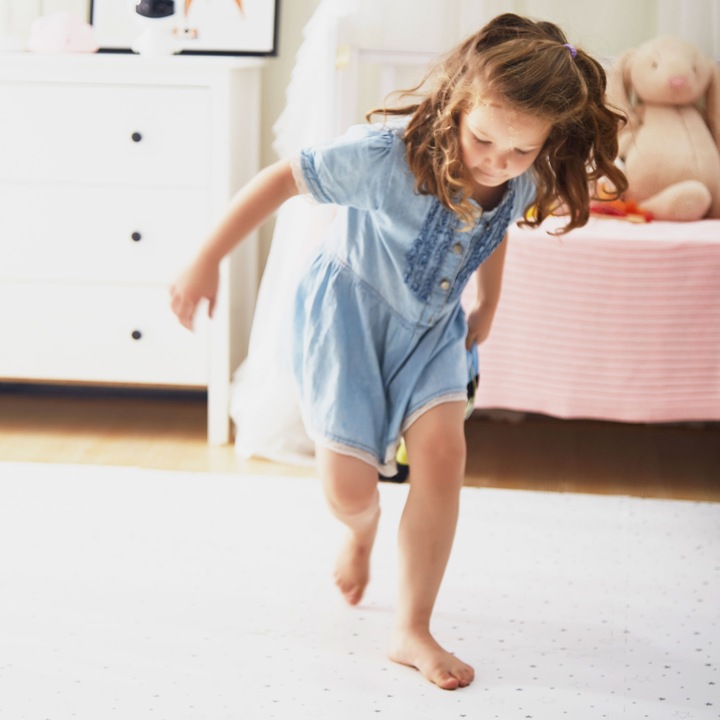 MATA PIANKOWA EVA PUZZLE MIĘKKA DLA DZIECI GWIAZDKI 150x150cm RICOKIDS