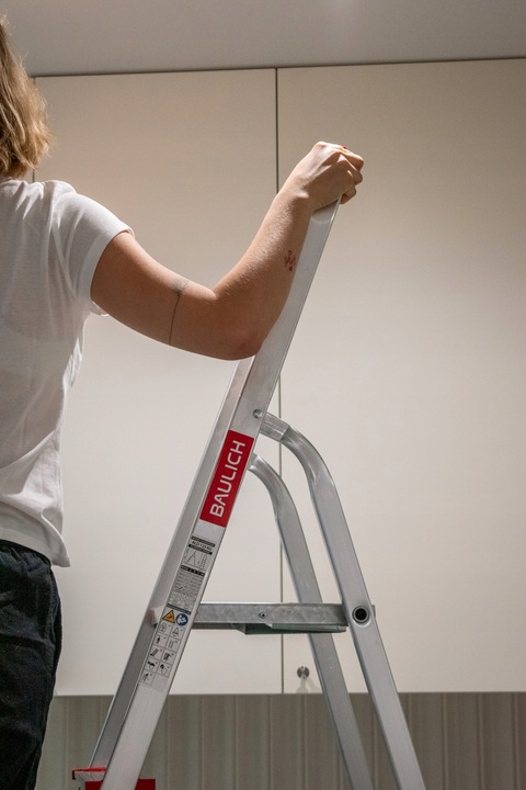 Drabina aluminiowa domowa 7 stopniowa składana BAULICH hak i stopki GRATIS!