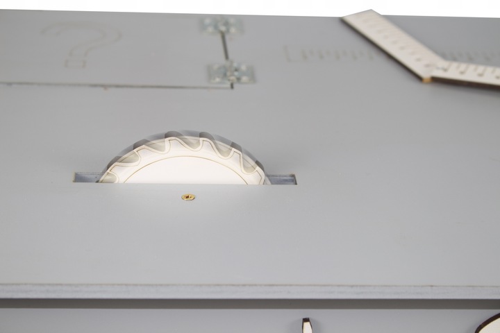 KOLOR Drewniany warsztat majsterkowicz tablet kłódka imadło schowek piła PL