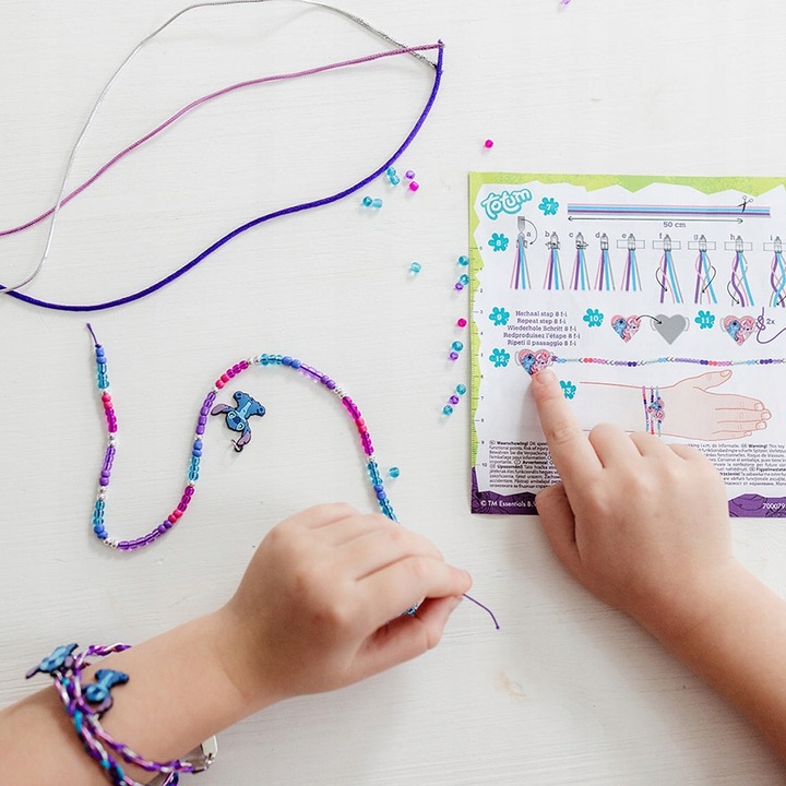 Totum zestaw kreatywny do robienia bransoletek z zawieszkami Disney Stitch