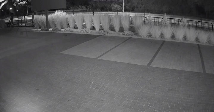 BEZPRZEWODOWA KAMERA OBROTOWA ZEWNĘTRZNA WIFI CZARNA 8Mpx 4K MONITORING DVS