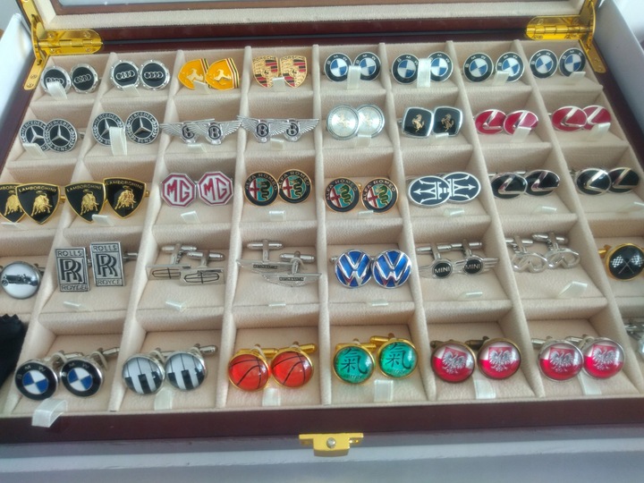 Exciting spinki do mankietów koszuli EXC Porsche pozłacane w skórzanym Etui