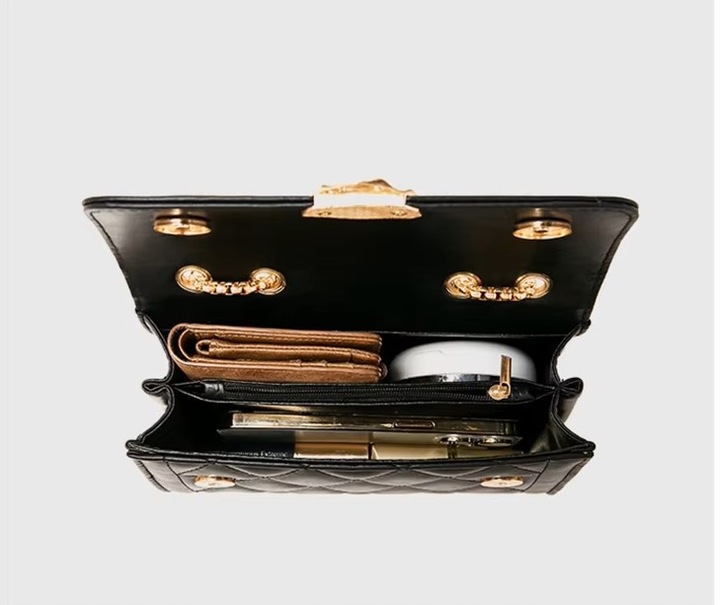 Czarna Mała Torebka damska z łańcuszkiem pikowana wizytowa vintage