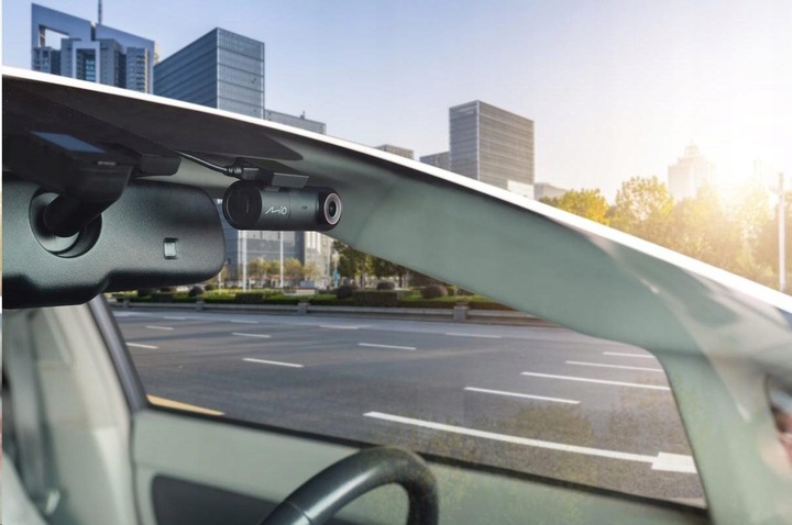 MIO MIVUE J30 KAMERA SAMOCHODOWA WIDEOREJESTRATOR