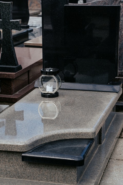 Lampion Na Pomnik Na Nagrobek srebrny stal nierdzewna + czarny granit