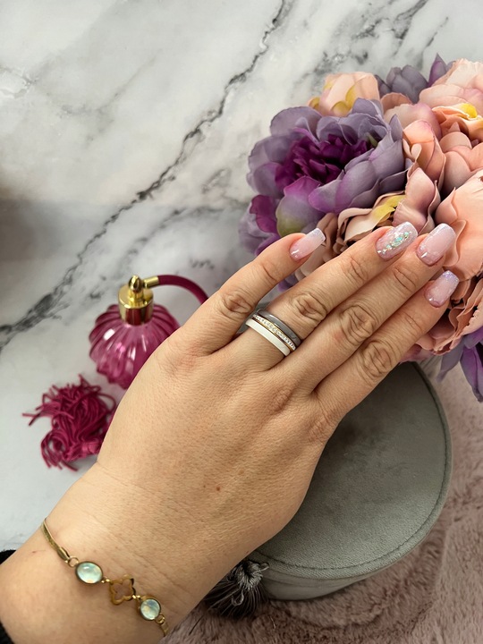 1519 Komplet 3 pierścionków ceramicznych CYRKONIE r 8/18mm sta