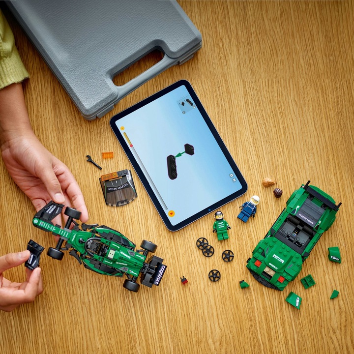 LEGO Speed Champions 76925 Samochód bezpieczeństwa Aston Martin i AMR23