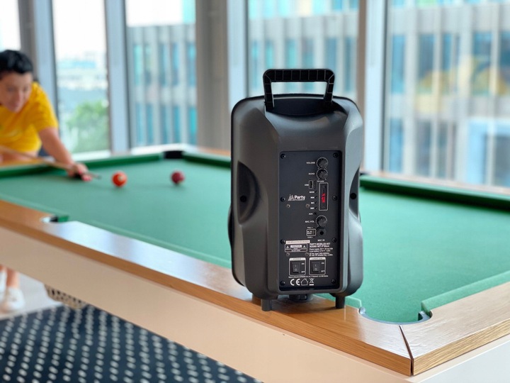 Kolumna BLUETOOTH KARAOKE MIKROFON STATYW PILOT