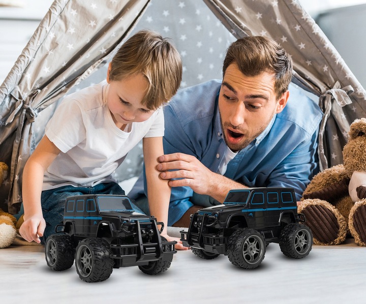 SAMOCHÓD TERENOWY AUTO ZDALNIE STEROWANE SWAT PILOT ŁADOWARKA USB HUMMER