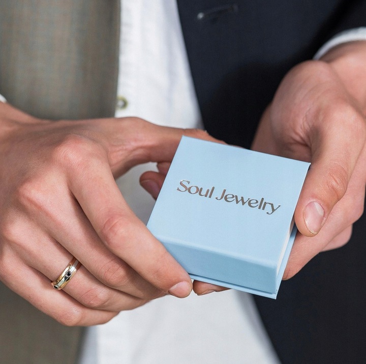 Złote kolczyki łezki krople sztyft 585 eleganckie klasyczne prezent