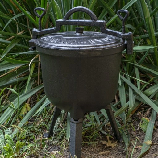 KOCIOŁEK ŻELIWNY GARNEK MYŚLIWSKI 8L NA OGNISKO CIĘŻKI + GRATIS