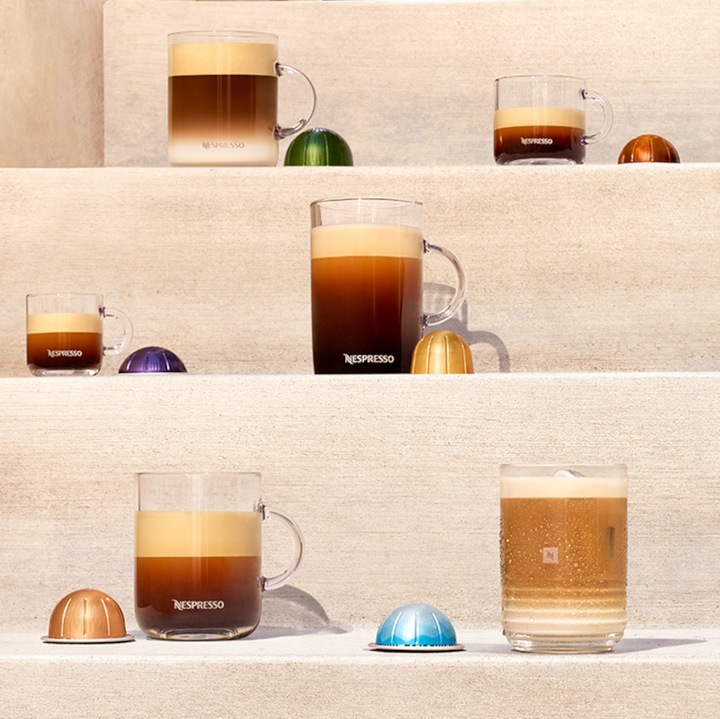 NESPRESSO EKSPRES DO KAWY NA KAPSUŁKI VERTUO POP + ZESTAW KAW 8004399035805