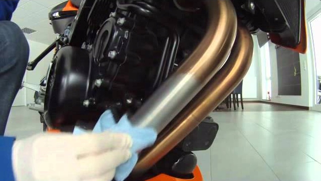 Autosol Bluing Remover Usuwa ślady na wydechu