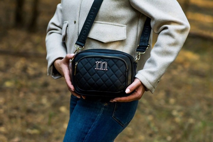 MONNARI Zgrabna pikowana czarna torebka listonoszka Regulowany pasek