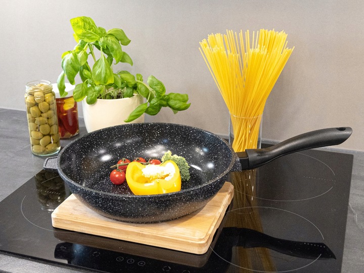 ZESTAW GARNKÓW MARMUROWYCH INDUKCJA GAZ GARNKI KOMPLET PATELNIA 17 EL.