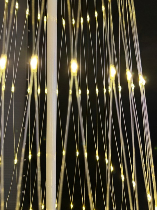 Dekoracyjna choinka ze świątecznymi lampkami LED do ulicy ogrodu i pokoju