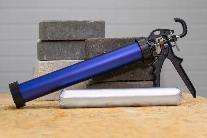 Pistolet wyciskacz do silikonu mas uszczelniacza klejów 600ml MOCNY