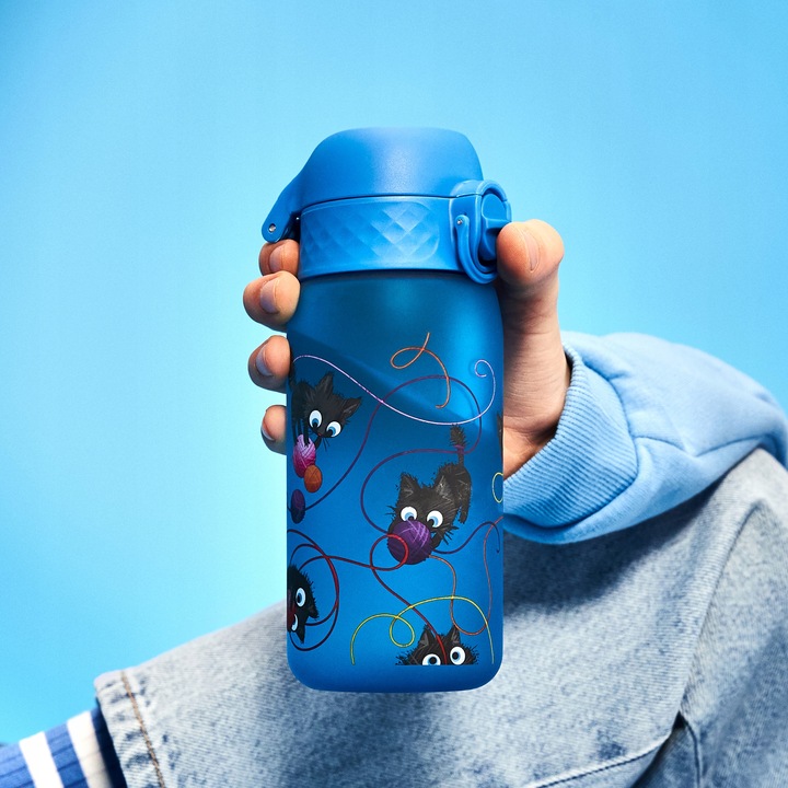 BUTELKA BIDON NA WODĘ DO SZKOŁY PRZEDSZKOLA NIEBIESKI KOTKI KOTY ION8 0,35