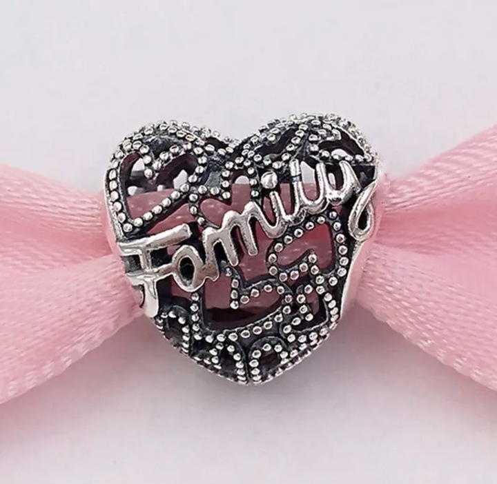 Pandora Charms Rodzinne serce 798571C00