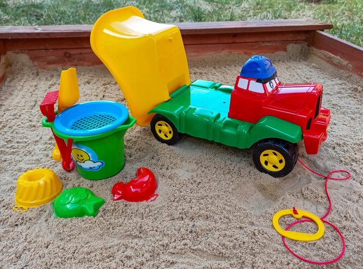 Samochód wywrotka Reks z zestawem do piasku, ciężarówka Reks z zestawem