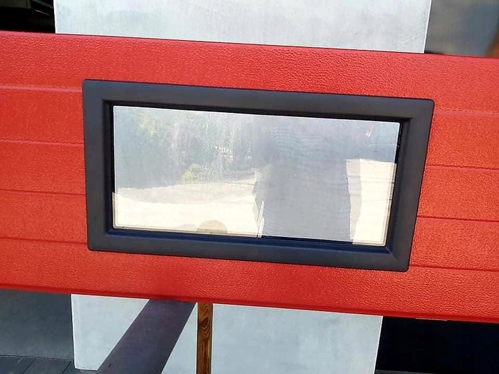 Okno do bramy garażowej segmentowej