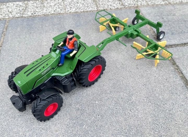 TRAKTOR ZDALNIE STEROWANY DLA DZIECI CIĄGNIK RC Z ZGRABIARKĄ + AKUMULATOR