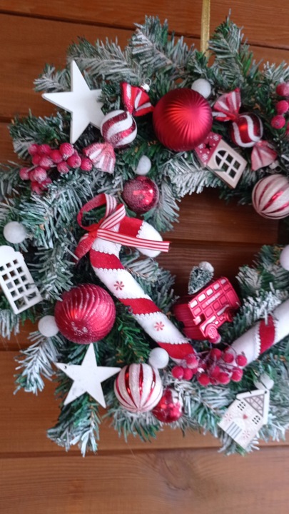 Wianek świąteczny na drzwi CUKIERKOWY ODCIENIE CZERWIENI