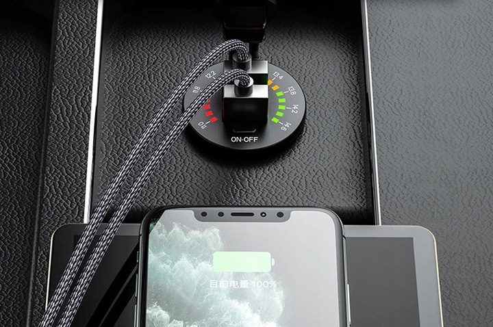 WOLTOMIERZ SAMOCHODOWY ŁADOWARKA USB QUICK CHARGE 3.0 USB USB-C 5V 3A