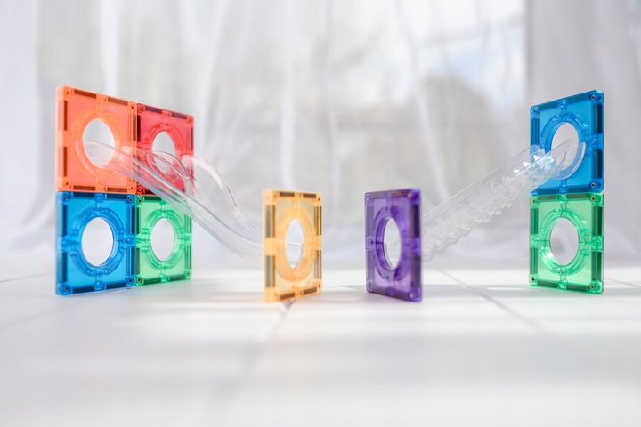 Connetix klocki magnetyczne Ball Run kulodrom 92 szt. + gratis