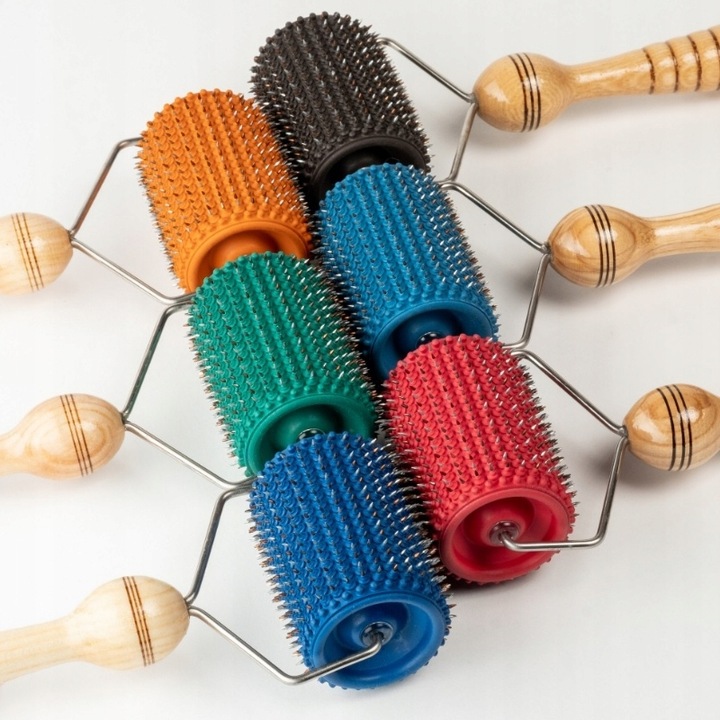 Aplikator LYAPKO WAŁEK do masażu z igłami uniwersalny CZARNY