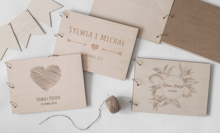 DREWNIANY ALBUM NA ZDJĘCIA PERSONALIZOWANY GRAWER