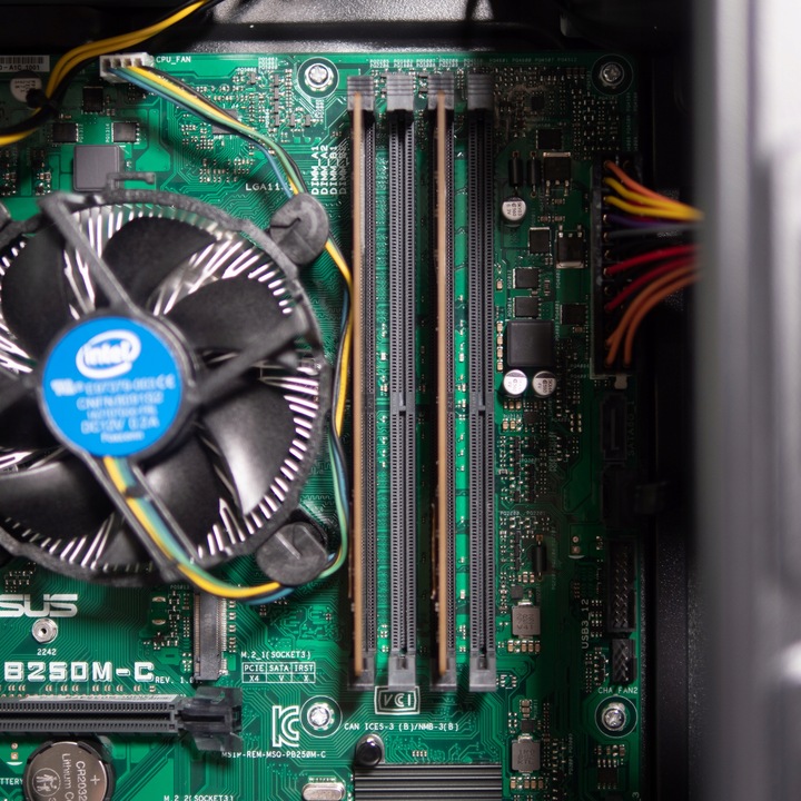 SZYBKI PC I3-6GEN 16GB DDR4 500GB SSD DVD WIN10