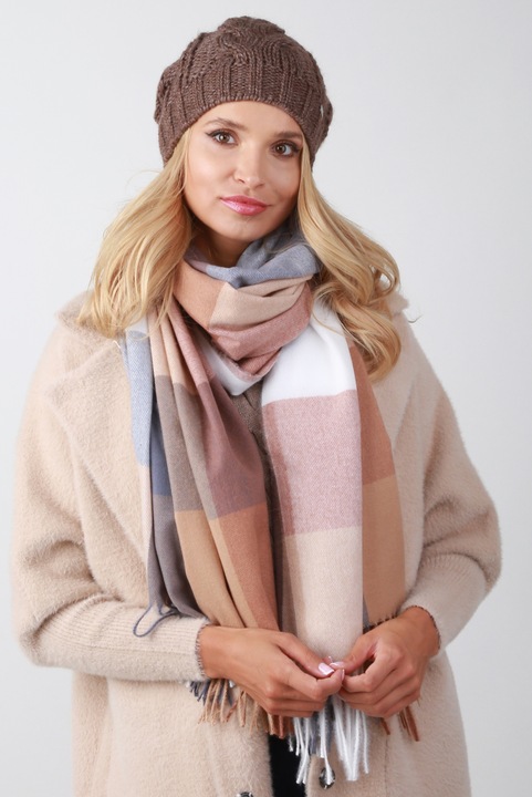 Brązowa czapka damska smerfetka - A4