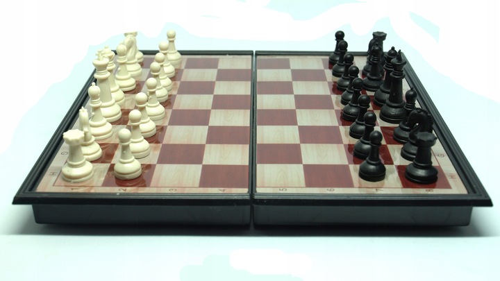 SZACHY MAGNETYCZNE + KARTY DO GRY 2 TALIE ZESTAW ROZRYWKOWY