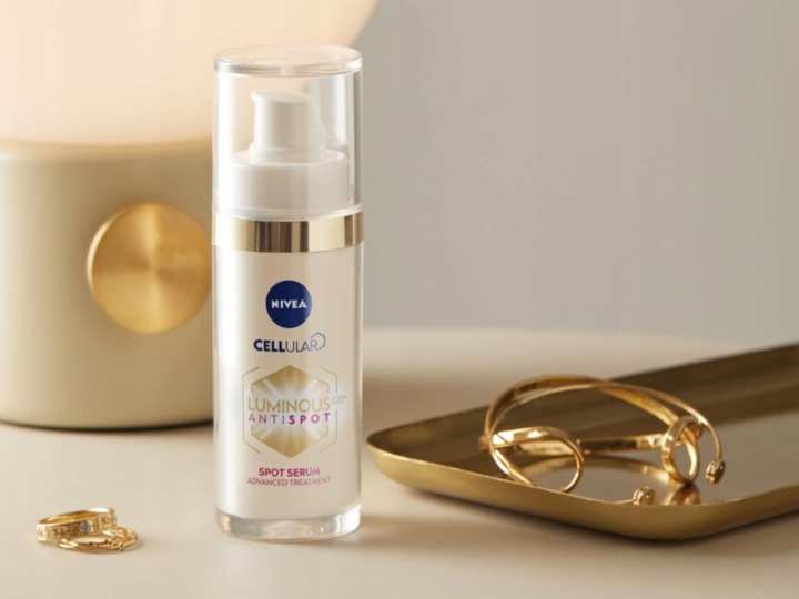 NIVEA CELLULAR LUMINOUS 630 Serum na przebarwienia przeciw plamom 30ml