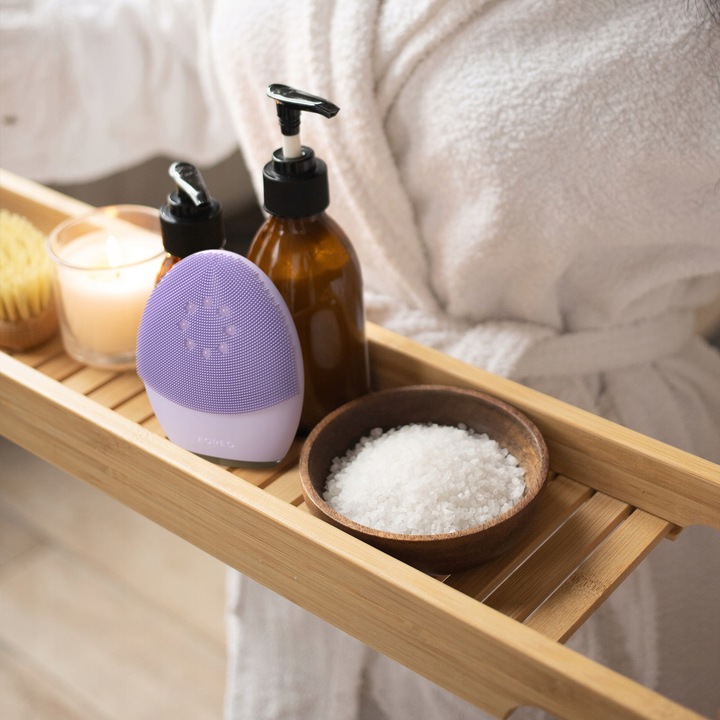 FOREO LUNA 4 Plus Sensitive + SERUM 2.0 30 ml + Nawilżająca maska na noc